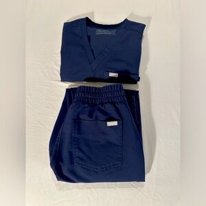 FIGS Zamora joggers high waisted & Catrina one pocket top. Size small/tall. NAVY